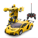 modèle jaune de la Voiture télécommandée robots avec sa radio commande