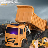 Camion télécommandé Dump & Truck sur un chantier avec sa télécommande - VéhTél